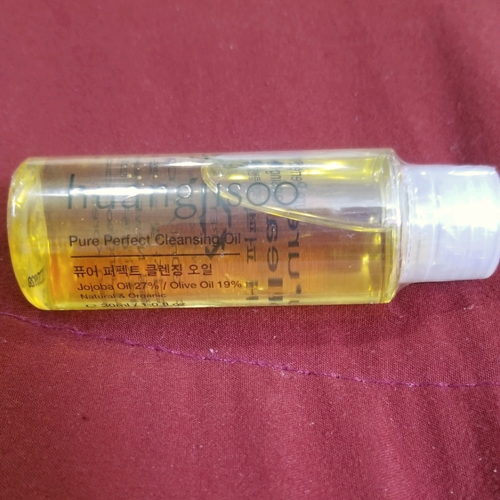 Organic cleansing oil